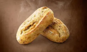 Dwie bułki wysokobiałkowe z Lidla, idealne na zdrową przekąskę. Sprawdź ich kcal!