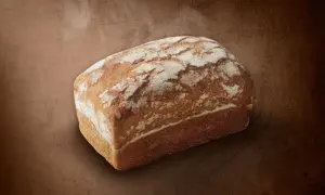 Chleb żytni bez drożdży z Lidla, pachnący i lekko parujący. Idealny na zdrową kanapkę, z niską zawartością kcal.