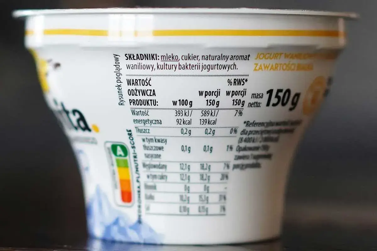 Jogurt waniliowy skyr, 150g. Wartość energetyczna 139 kcal w porcji. Idealny na szybką przekąskę.